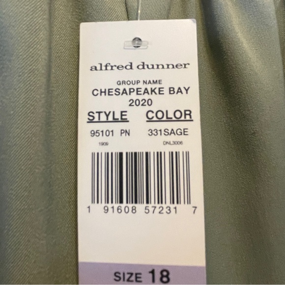 Women's Alfred Dunner Classic Fit Sage Green Elastic Waist Stretch Size 18 NEW - Picture 7 of 8